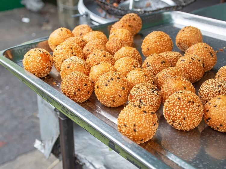 Sesame balls for sale in China