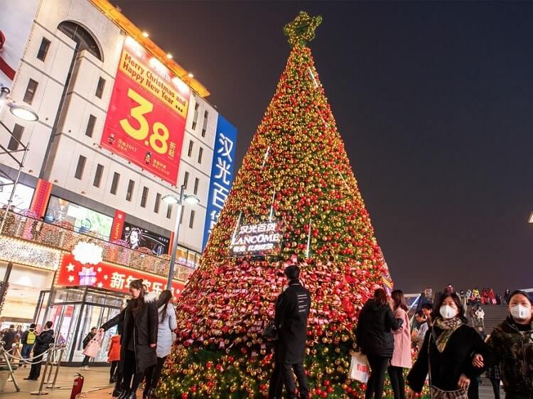 10 things that will shock you about Christmas in China