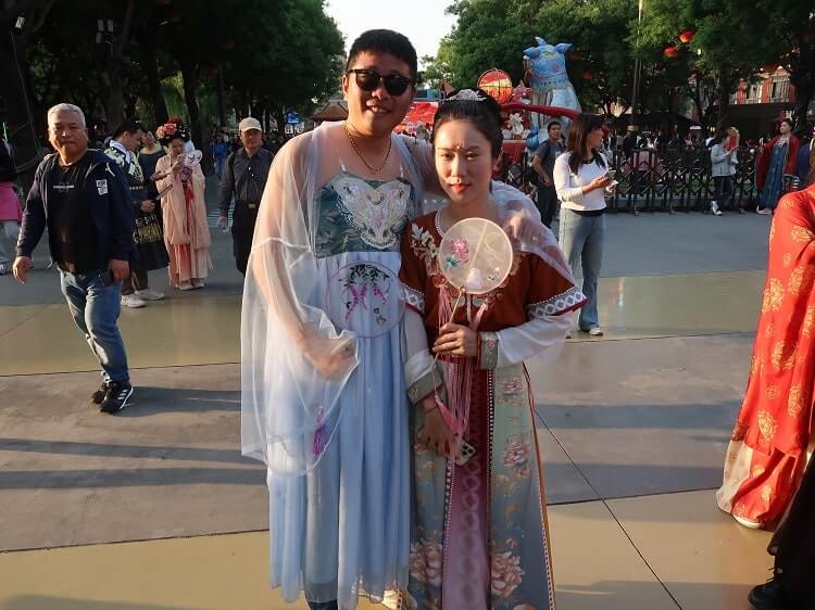 young Chinese couple wearing Hanfu