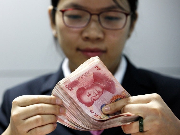 Why do Chinese people check banknotes?