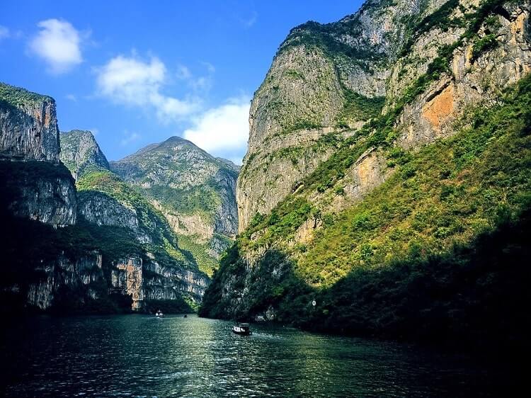 yangtze river scenery