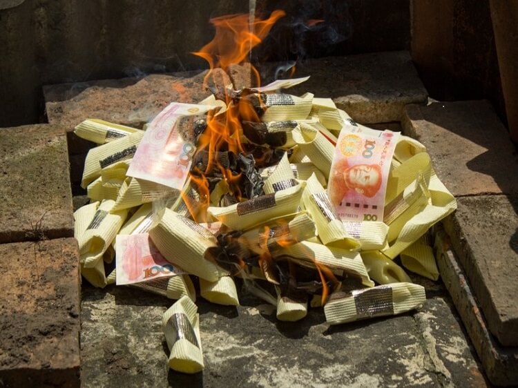 burning fake chinese money